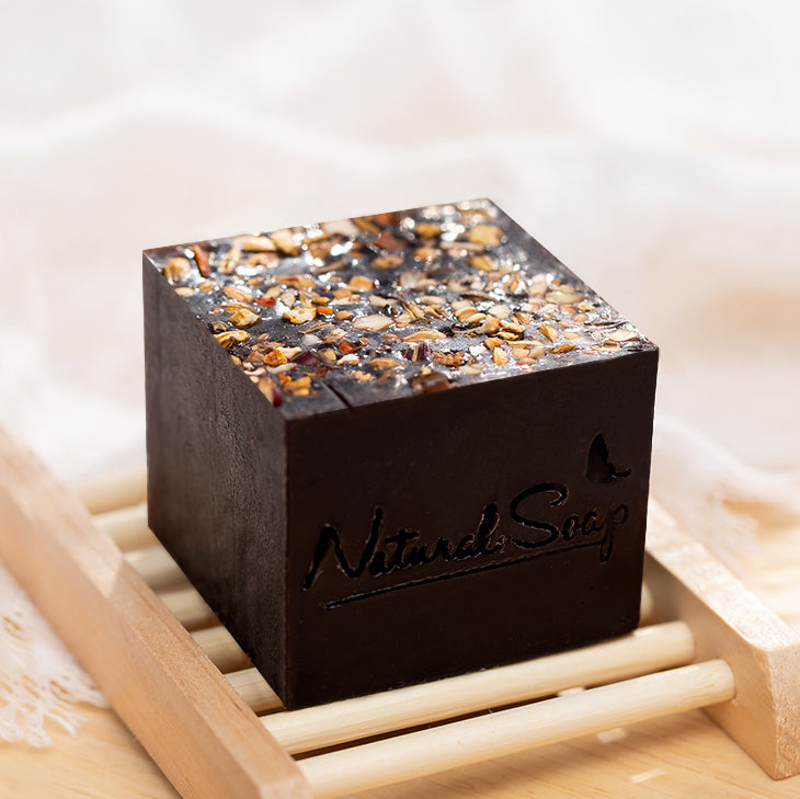 【エッセンシャルオイル石鹸】自家製 原材料 コールドプロセス石けん 手作り 手作り石けん いい香り 洗顔 保湿 敏感肌 毛穴 黒ずみ 手洗い 天然自然素材 sg0061