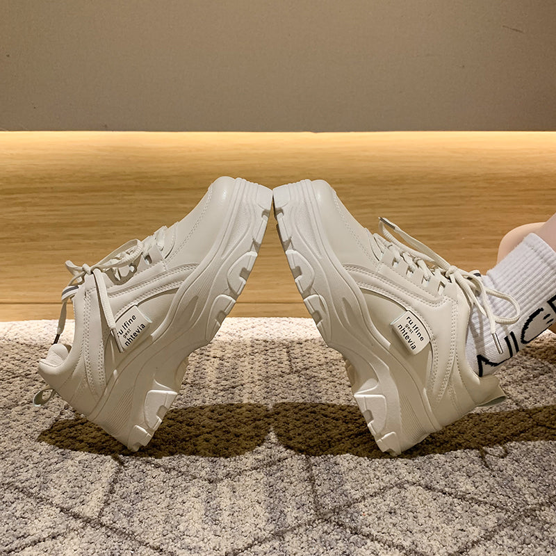 【スニーカー】 レディース 人気 ウォーキングシューズ ランニングシューズ ジョギングシューズ スポーツシューズ ランニングしゅーず 運動靴 ダイエット 30代 おしゃれ かわいい 蒸れない 40代 軽量 白 滑り止 外反母趾 ジム シューズ 厚底 定番 歩きやすい ファッション 滑り止 エアクッション 疲れない カップル かわいい インヒール