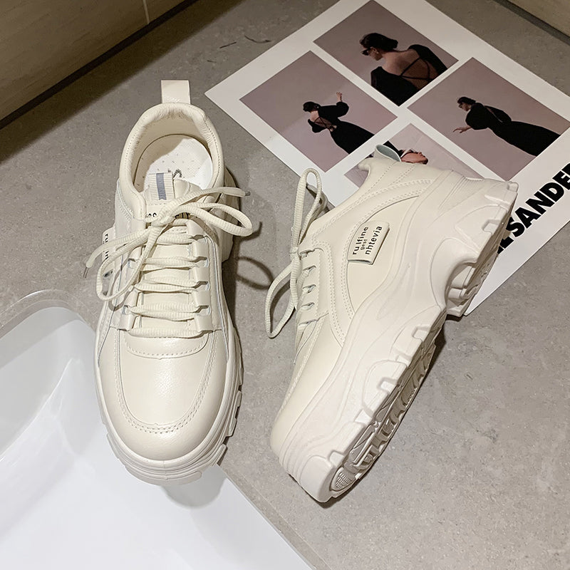 【スニーカー】 レディース 人気 ウォーキングシューズ ランニングシューズ ジョギングシューズ スポーツシューズ ランニングしゅーず 運動靴 ダイエット 30代 おしゃれ かわいい 蒸れない 40代 軽量 白 滑り止 外反母趾 ジム シューズ 厚底 定番 歩きやすい ファッション 滑り止 エアクッション 疲れない カップル かわいい インヒール