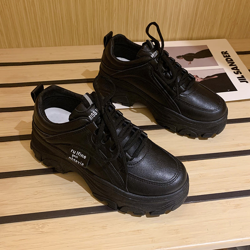 【スニーカー】 レディース 人気 ウォーキングシューズ ランニングシューズ ジョギングシューズ スポーツシューズ ランニングしゅーず 運動靴 ダイエット 30代 おしゃれ かわいい 蒸れない 40代 軽量 白 滑り止 外反母趾 ジム シューズ 厚底 定番 歩きやすい ファッション 滑り止 エアクッション 疲れない カップル かわいい インヒール