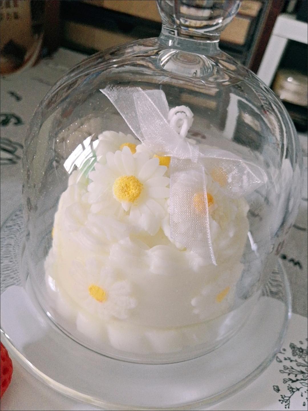 【デイジーケーキ】 [天然由来の環境に優しいエコアロマをお部屋に] アロマキャンドル キャンドル ソイアロマキャンドル ソイキャンドル キャンドルランタン キャンドルライト 女性 ギフト プレゼント いい匂い リラックス 誕生日 お祝い 北欧 xx0005