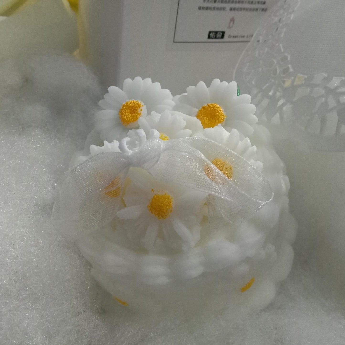 【デイジーケーキ】 [天然由来の環境に優しいエコアロマをお部屋に] アロマキャンドル キャンドル ソイアロマキャンドル ソイキャンドル キャンドルランタン キャンドルライト 女性 ギフト プレゼント いい匂い リラックス 誕生日 お祝い 北欧 xx0005