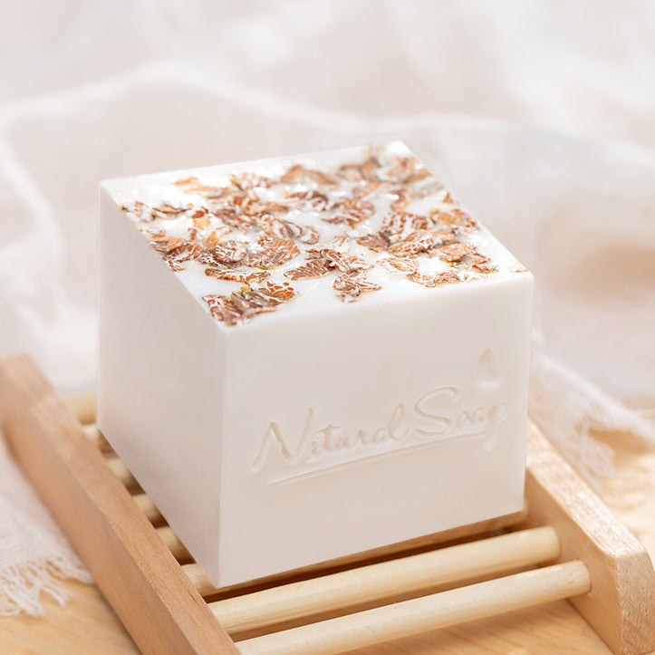 【エッセンシャルオイル石鹸】自家製 原材料 コールドプロセス石けん 手作り 手作り石けん いい香り 洗顔 保湿 敏感肌 毛穴 黒ずみ 手洗い 天然自然素材 sg0061