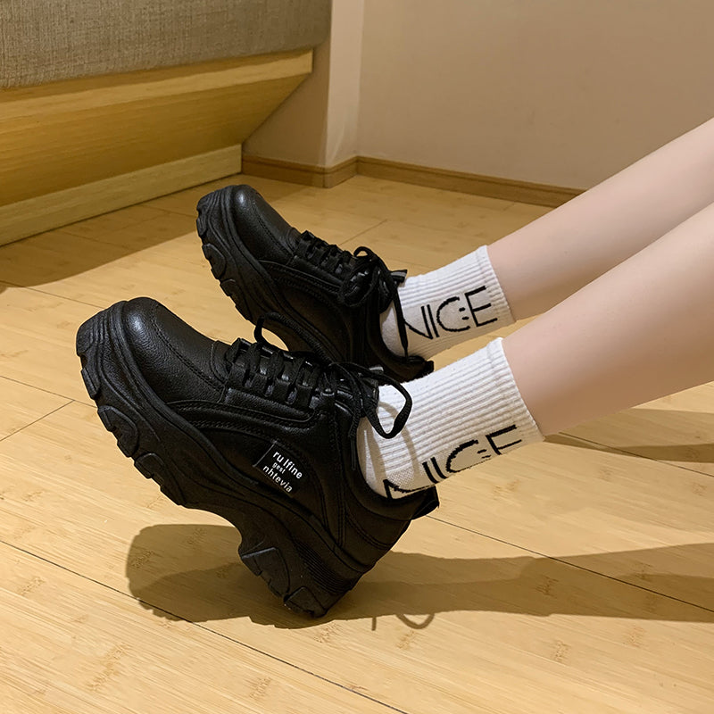 【スニーカー】 レディース 人気 ウォーキングシューズ ランニングシューズ ジョギングシューズ スポーツシューズ ランニングしゅーず 運動靴 ダイエット 30代 おしゃれ かわいい 蒸れない 40代 軽量 白 滑り止 外反母趾 ジム シューズ 厚底 定番 歩きやすい ファッション 滑り止 エアクッション 疲れない カップル かわいい インヒール